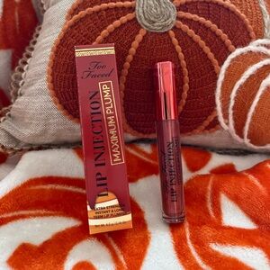 TooFaced Lip injection maximum plump maple syrup pancake fall shade and scent